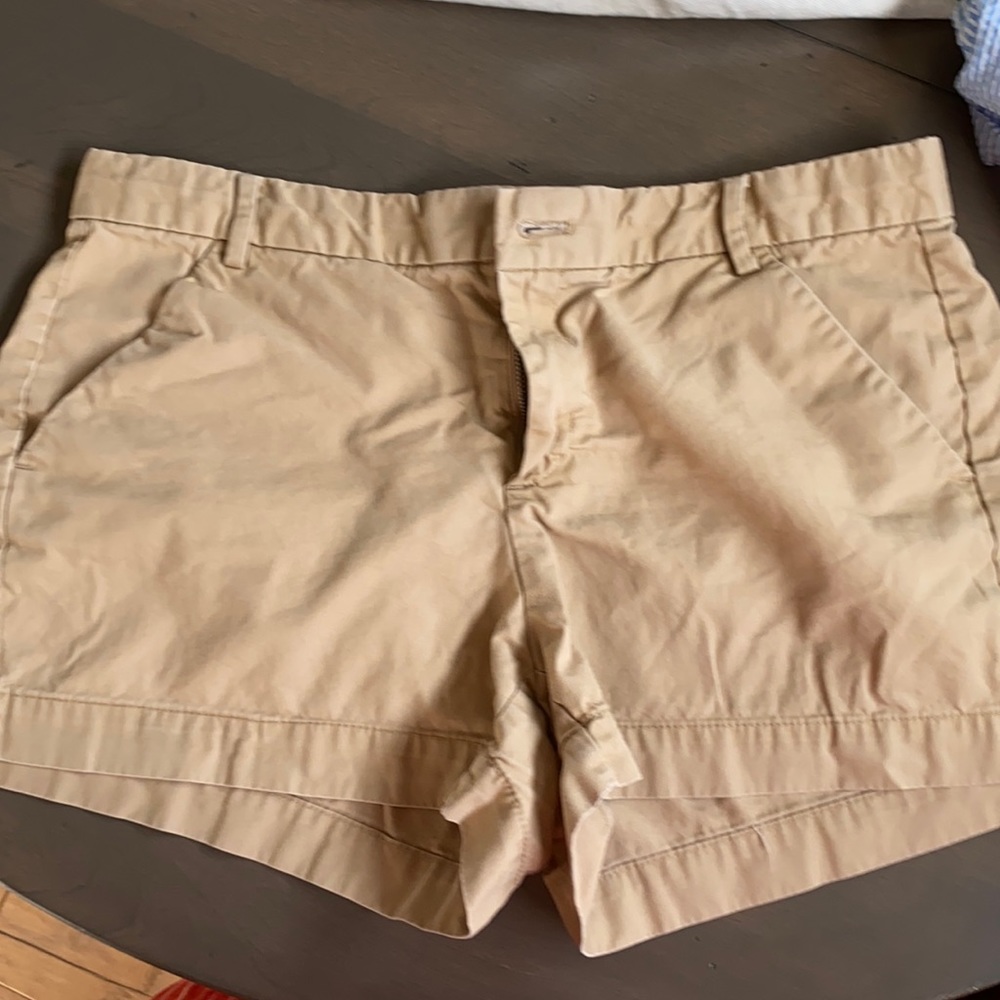 GAP khaki shorts